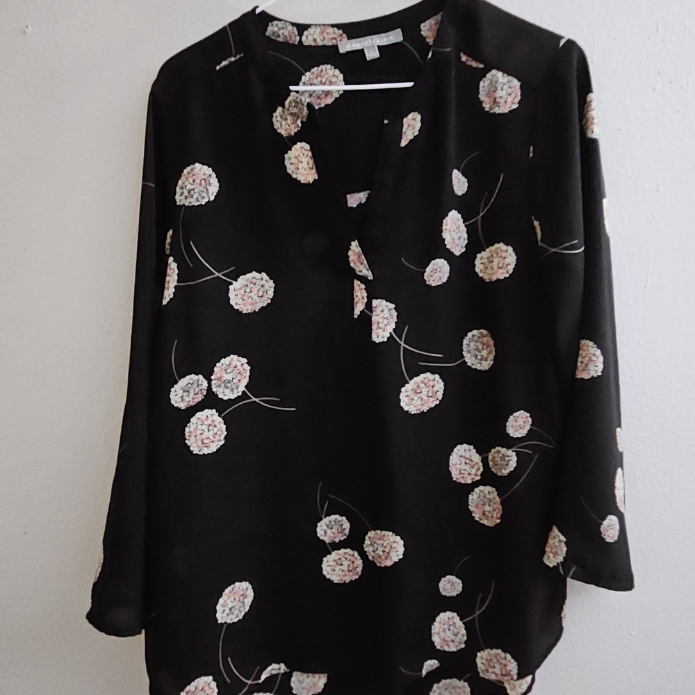Ladies Daniel Rainn Black Floral Tunic Top Size Medium 3/4 Length Sleeve